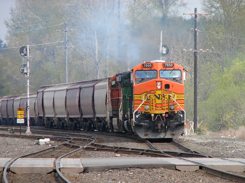 BNSF 7650 Southbound