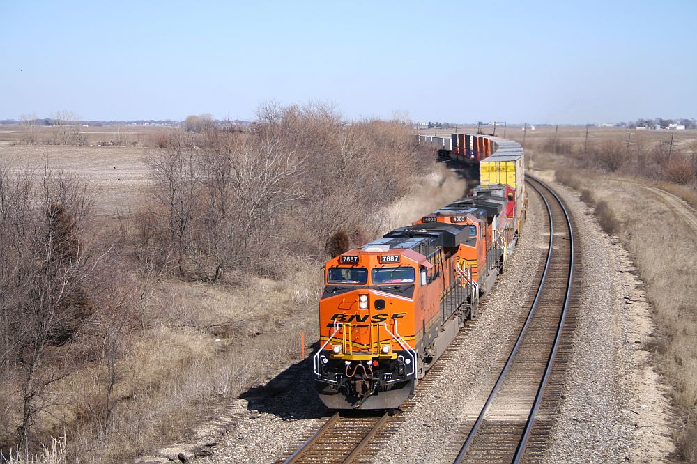 BNSF 7687, the first GEVO ES44DC to ever receive the new logo, at Ransom