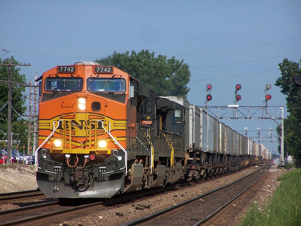 BNSF 7742 at Downers Grove