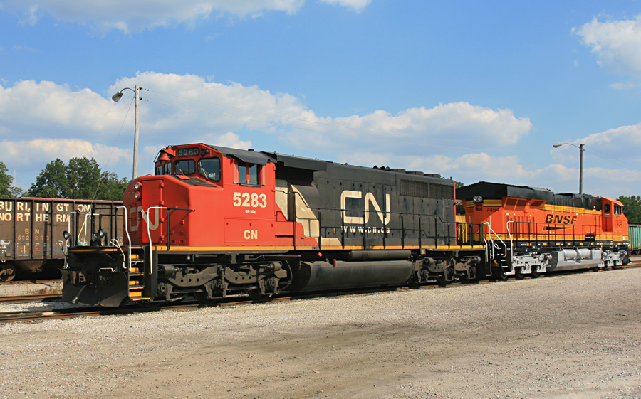 CN 5283 & BNSF 7454