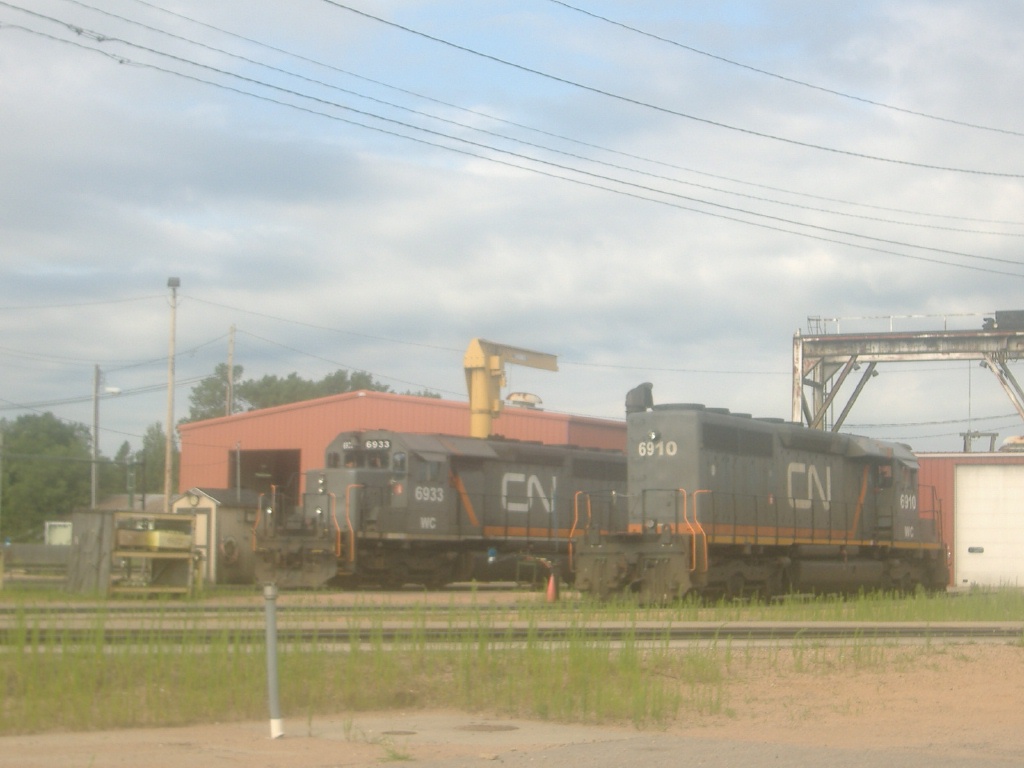 CN 6910 & CN 6933