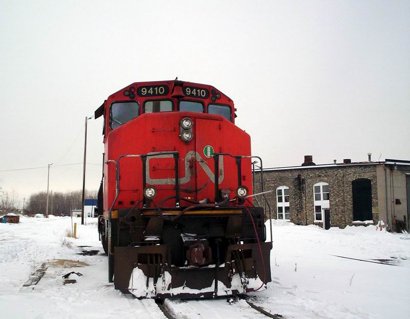 CN GP40 in the snow