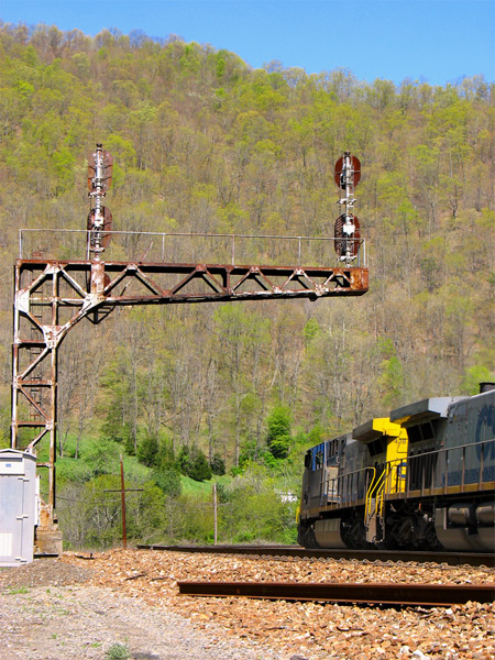 Coal Empties Enter the Greenbrier Valley