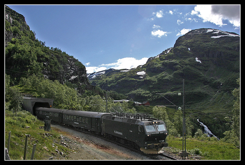 Coming down from Myrdal