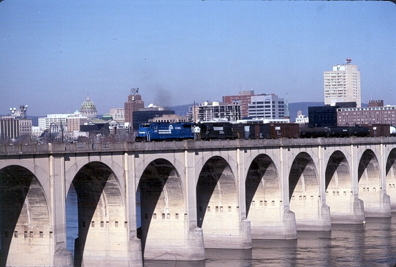 Conrail-ENRO-HarrisburgPA-CircaJan1990