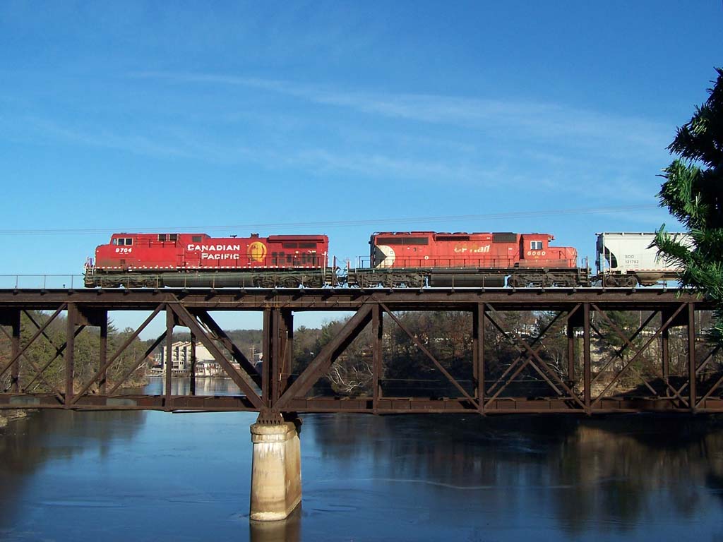 CP 9704 crosses the Wisconsin River