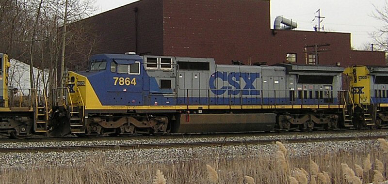 CSXT C40-8W 7864