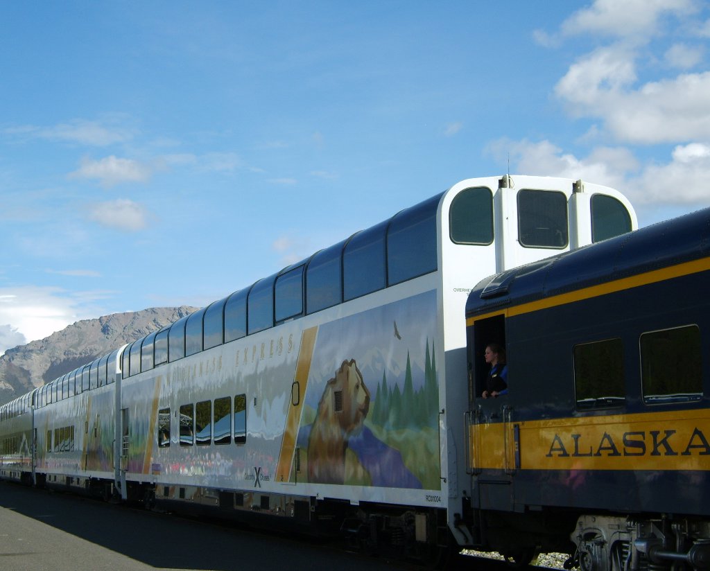 Eagles Soar & Grizzlies Prowl on Alaska Railcars
