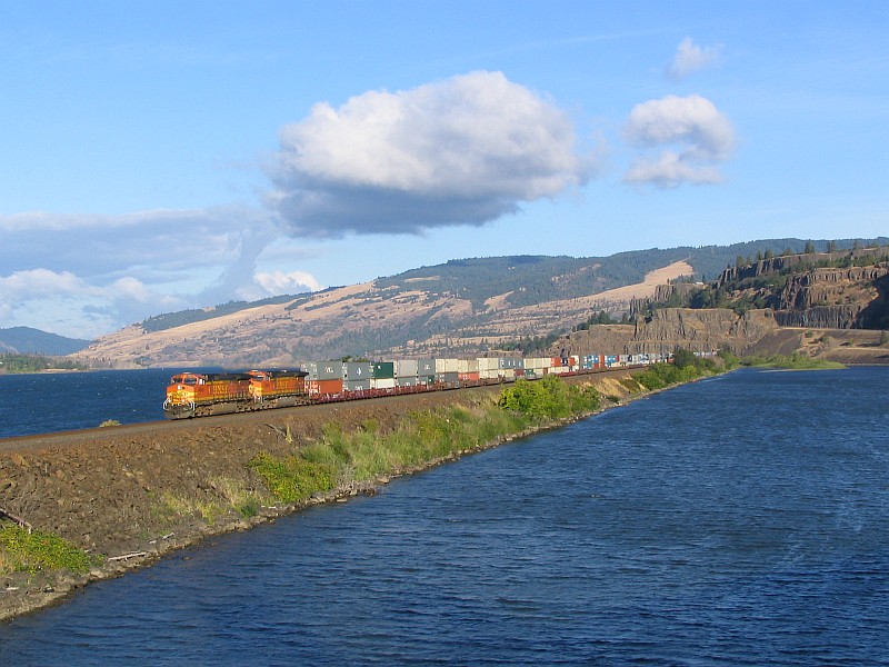 Eastbound at Lyle, WA