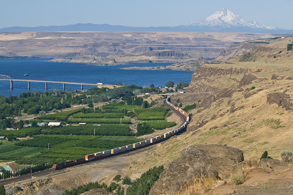 Eastbound Double Stack Slips by Mt. Hood