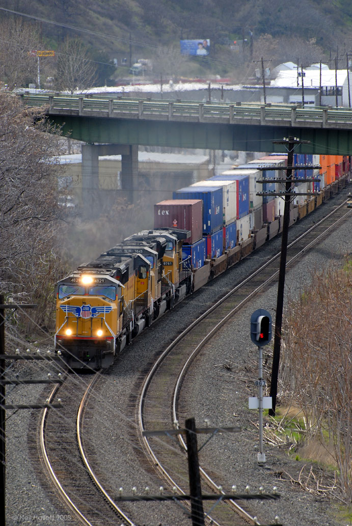 Eastbound Intermodal at The Dalles