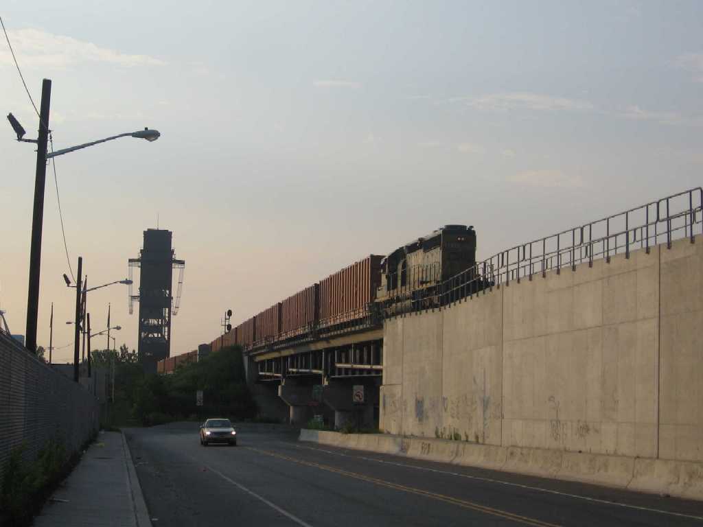 Garbage train crosses to New Jersey