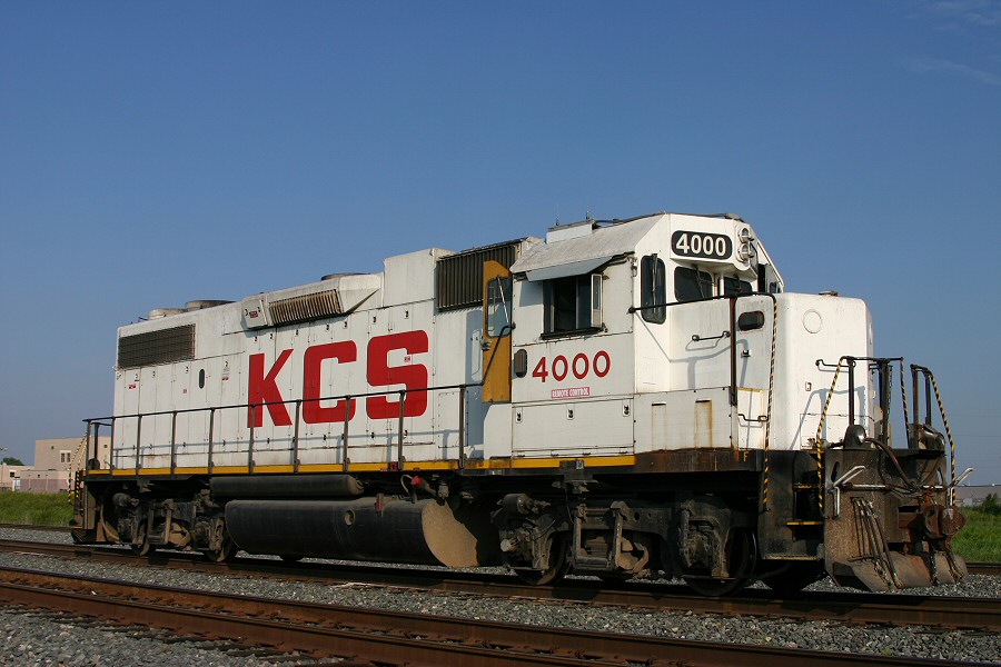 KCS 4000 at Wylie yard