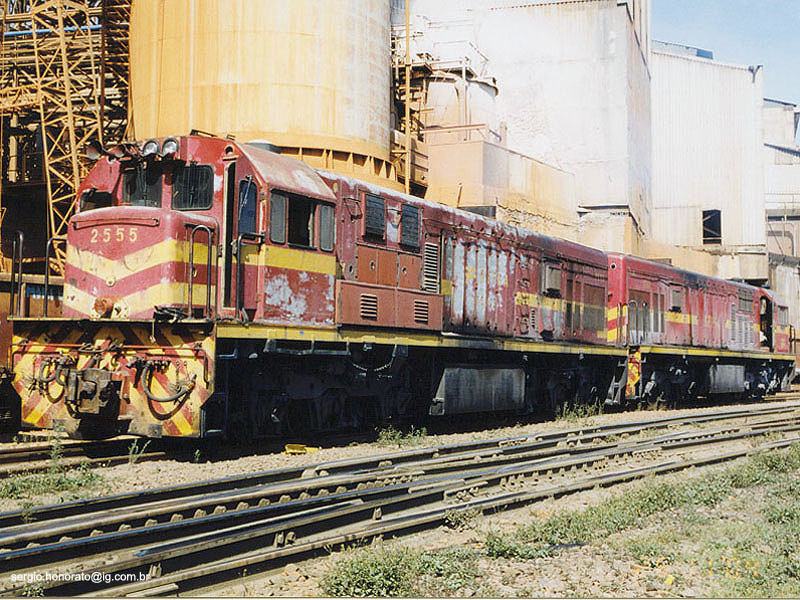 Locomotives in Mayrink 33
