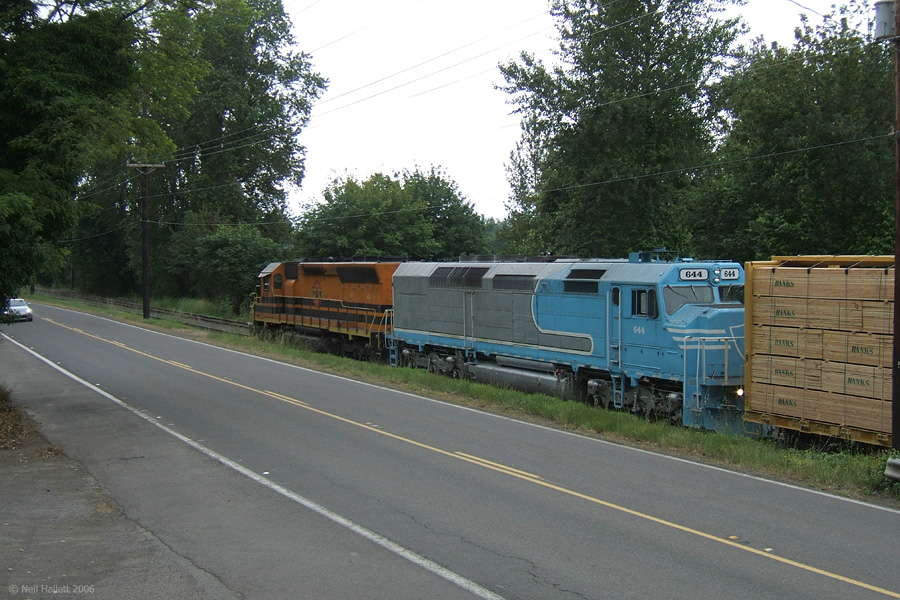 Maersk Loco 644 in consist at Minto on the Portland & Western.