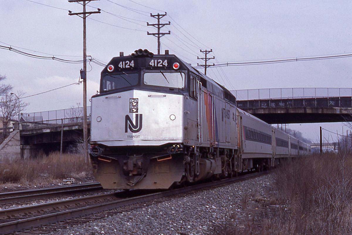 New Jersey Transit 4124