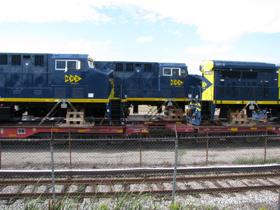 NEW MRS GE Locomotives on flat cars. Erie, PA. 9-7-2008