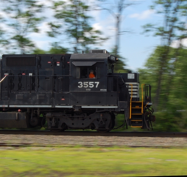 NS 3557 going threw J-Town,KY