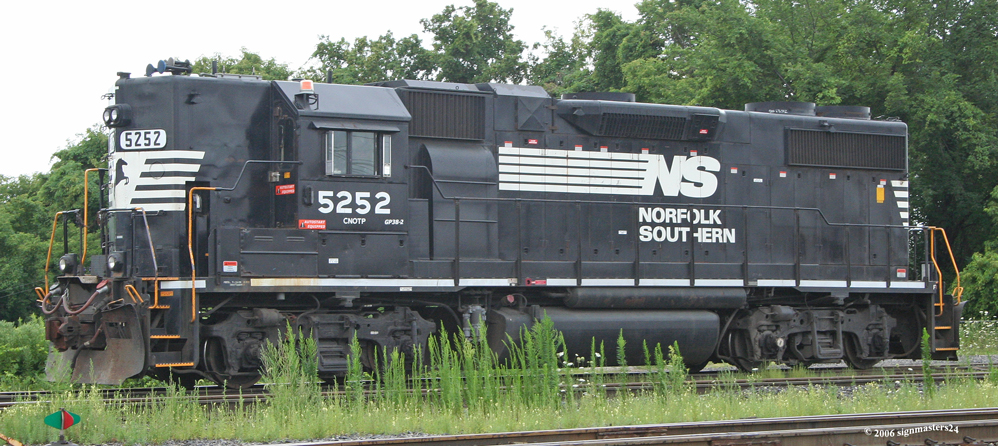 NS 5252 GP38-2 Melvindale, MI