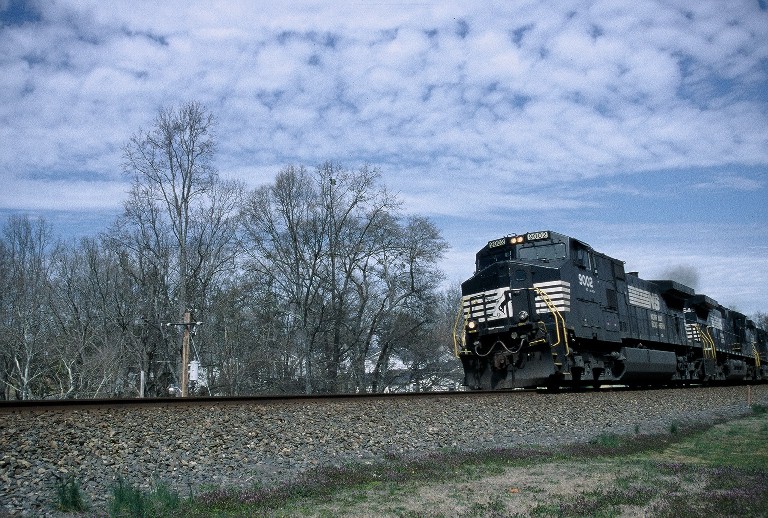 NS 9002 at Buford