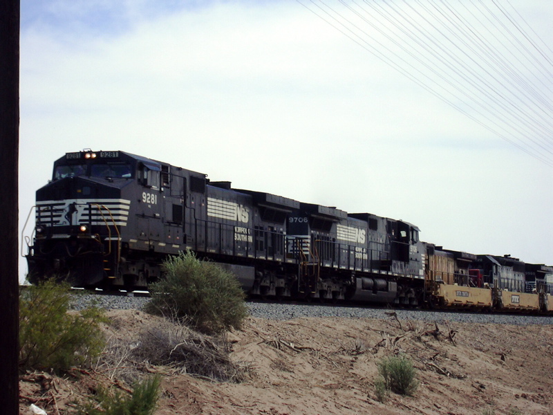 NS on UP at Winterhaven, CA