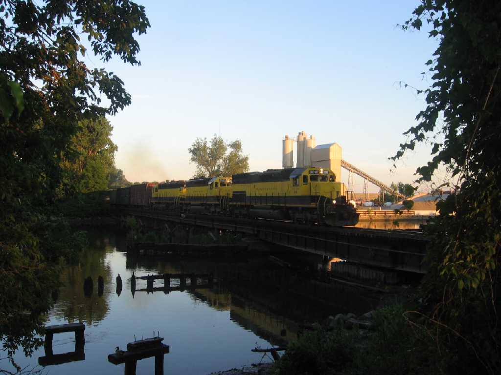 NYS&W freight crosses the Hackensack River
