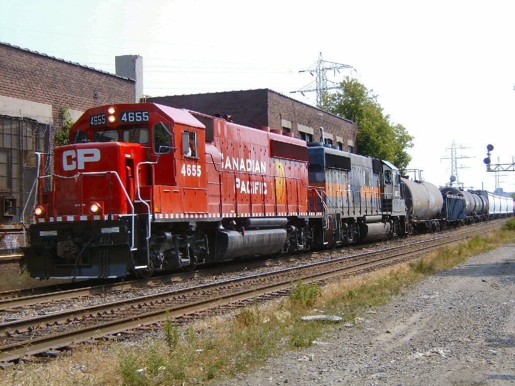 Old GP40's on CP
