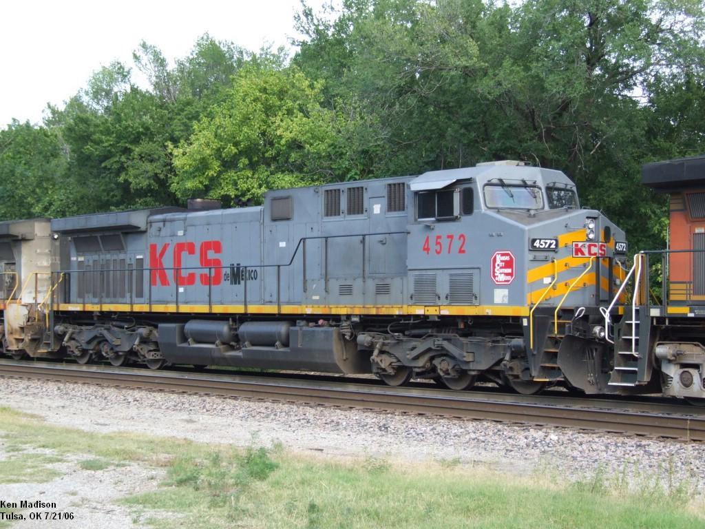 Relettered/renumbered C44AC on BNSF Train