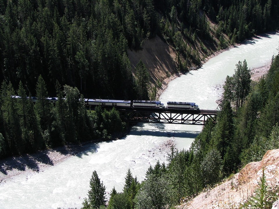 Rocky Mountaineer West over the Kicking Horse River