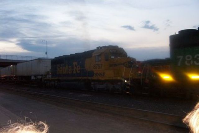 Santa Fe SD40-2 at dusk
