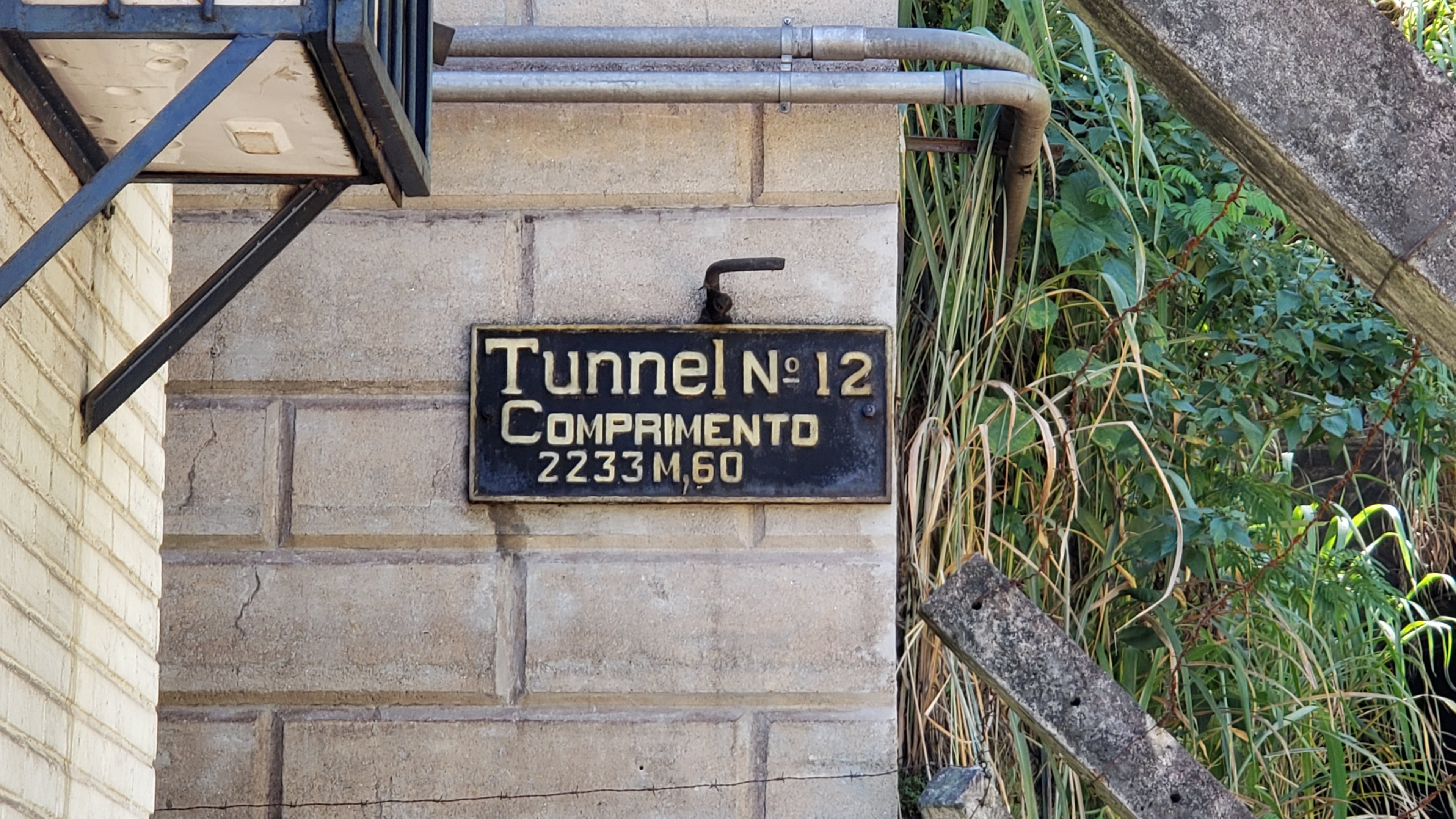 The plate of tunnel 12
