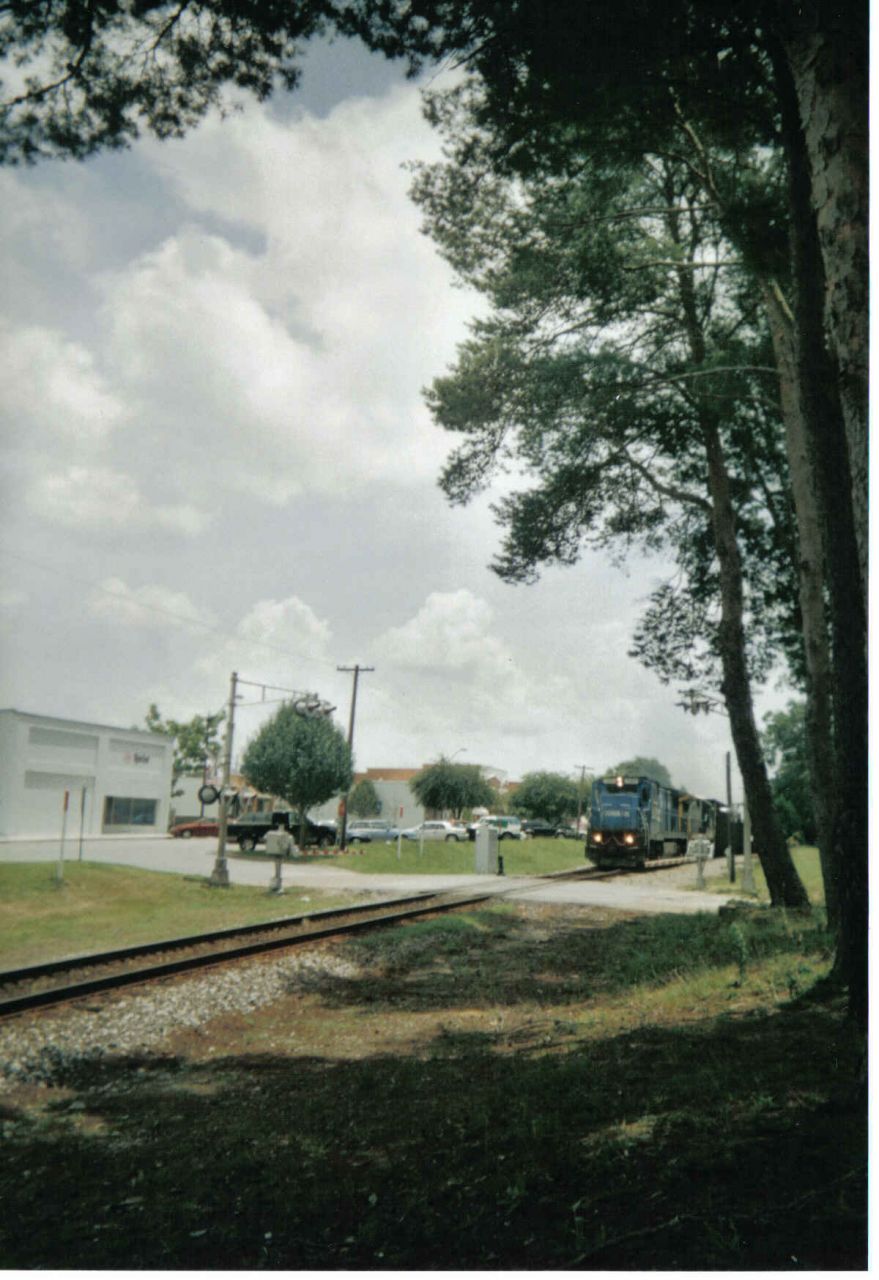 Trains in Defuniak Springs FL .