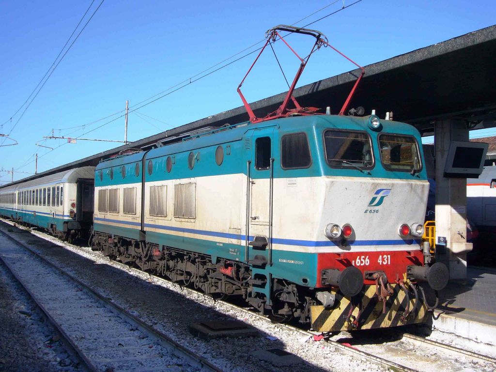 Trenitalia E656-431