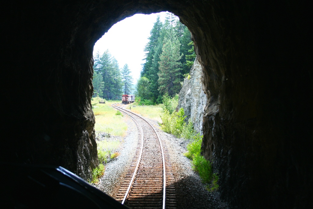tunnel_end_meet