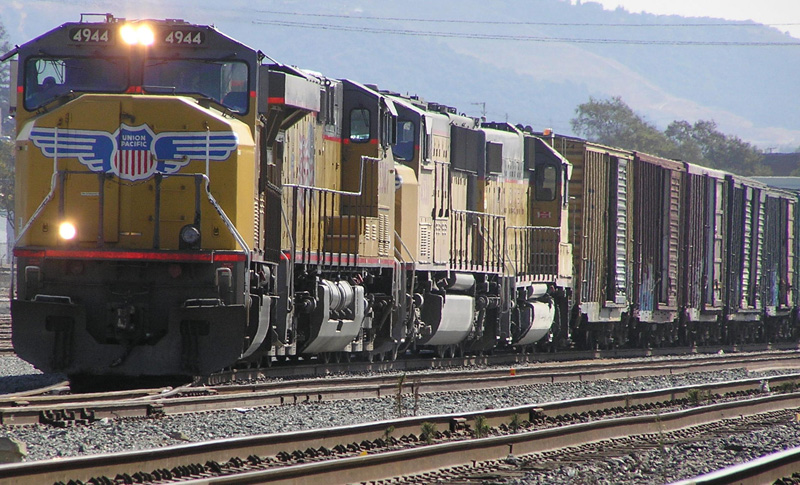 UP 4944 With a String of Box Cars in Oakland, CA