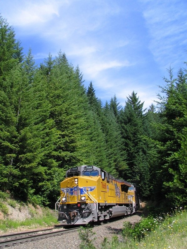 UP 7668 at Tunnel 18 (Fields, OR)