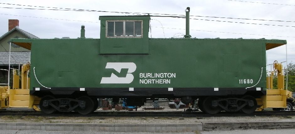 View 2 of BN Caboose 11680