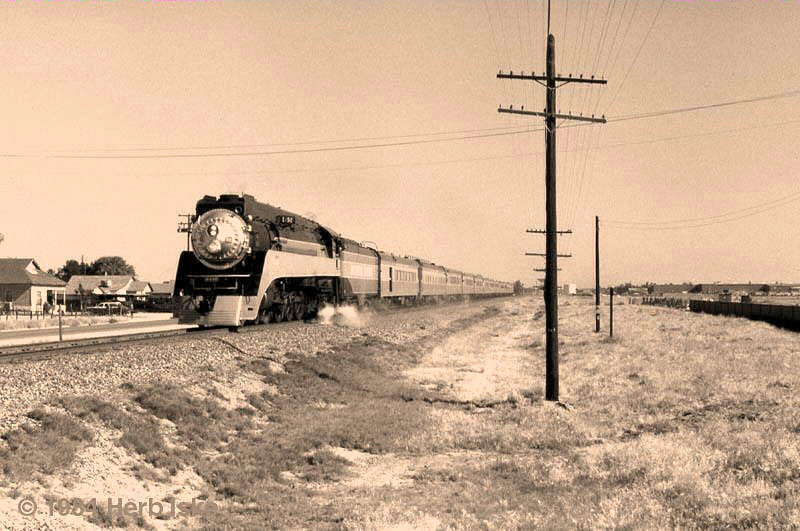 1-52 World's Fair Daylight through Tulare, CA