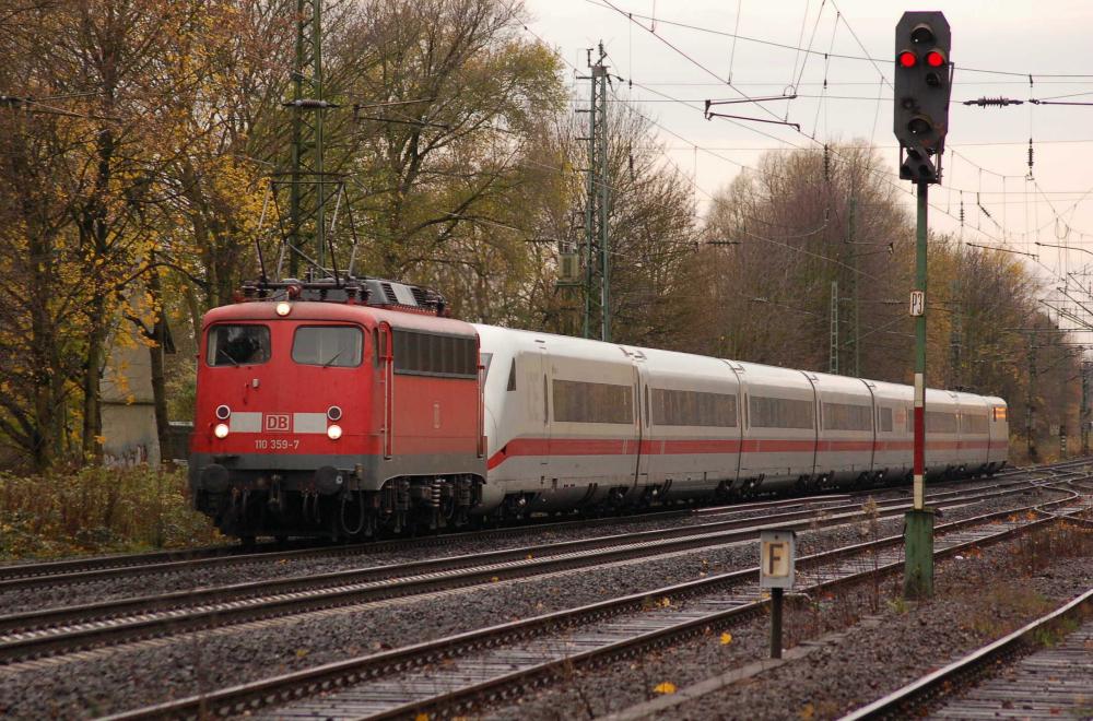 110 357-9 pulls a damaged ICE-2 to Berlin
