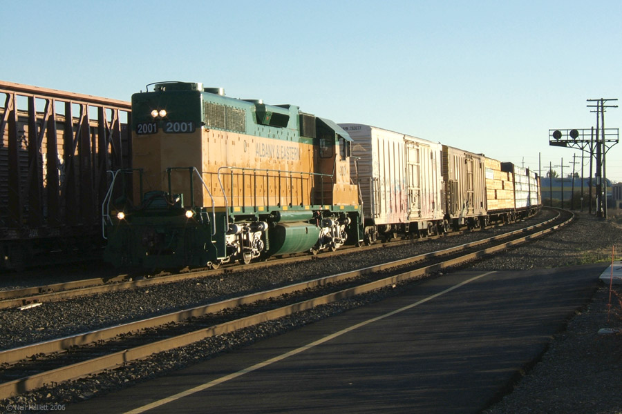 Albany Eastern 2001 pulling into Albany.