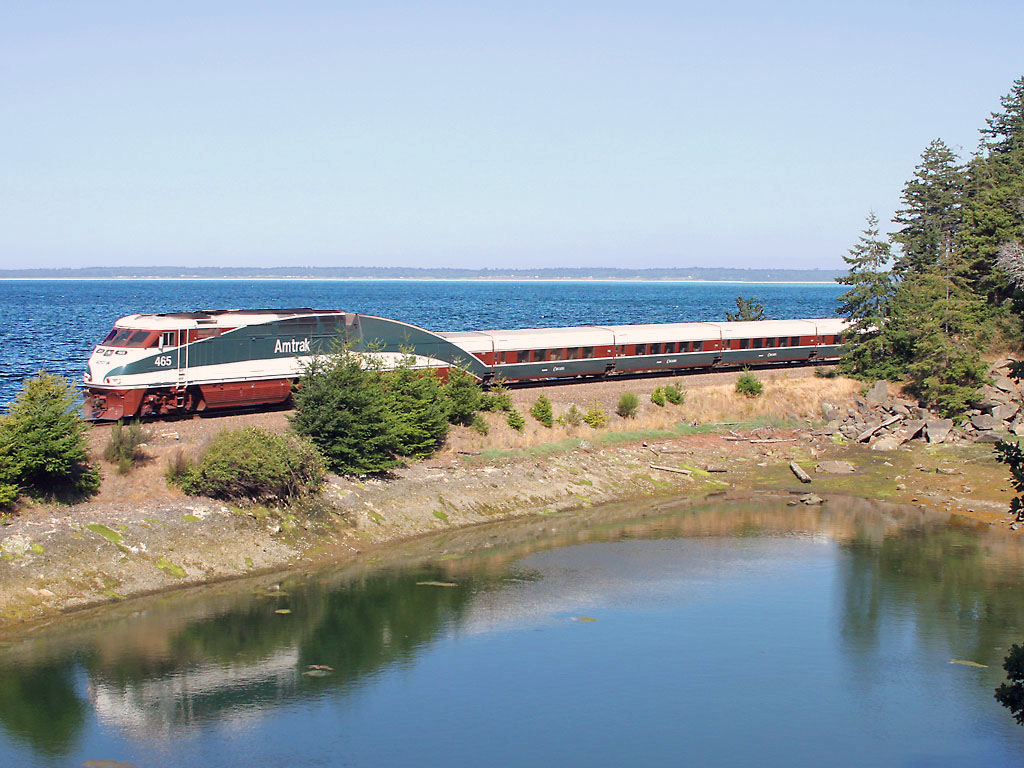 AMTK 513 along Puget Sound