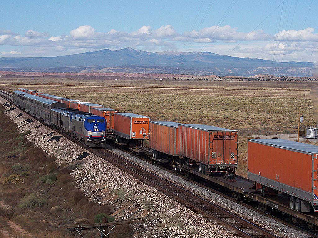 Amtrak #4 at Suwanee, NM