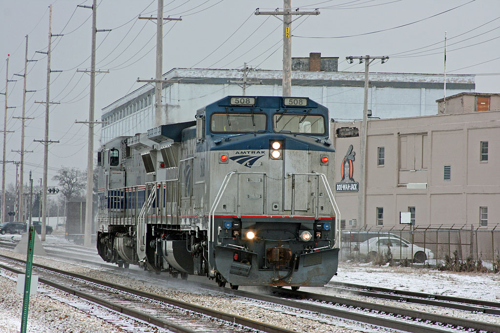 Amtrak 508 & 511 run around their train in Dowagiac, MI