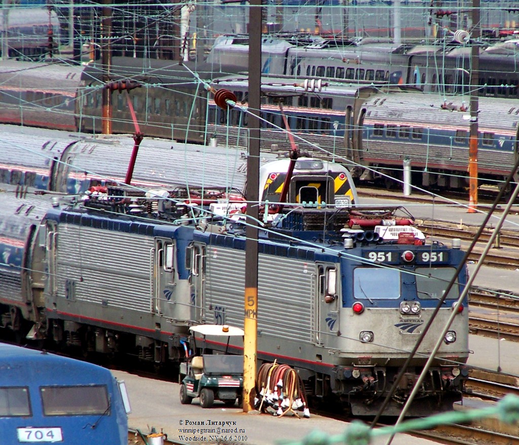 AMTRAK 951 AEM-7AC