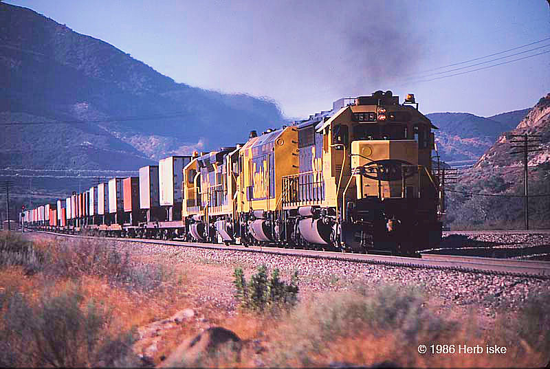 ATSF Freight through Cajon Station