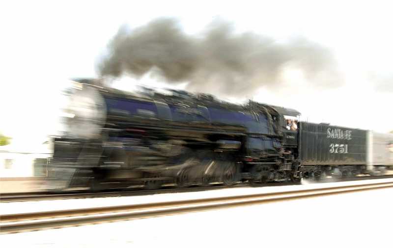 ATSF_3751_Blur