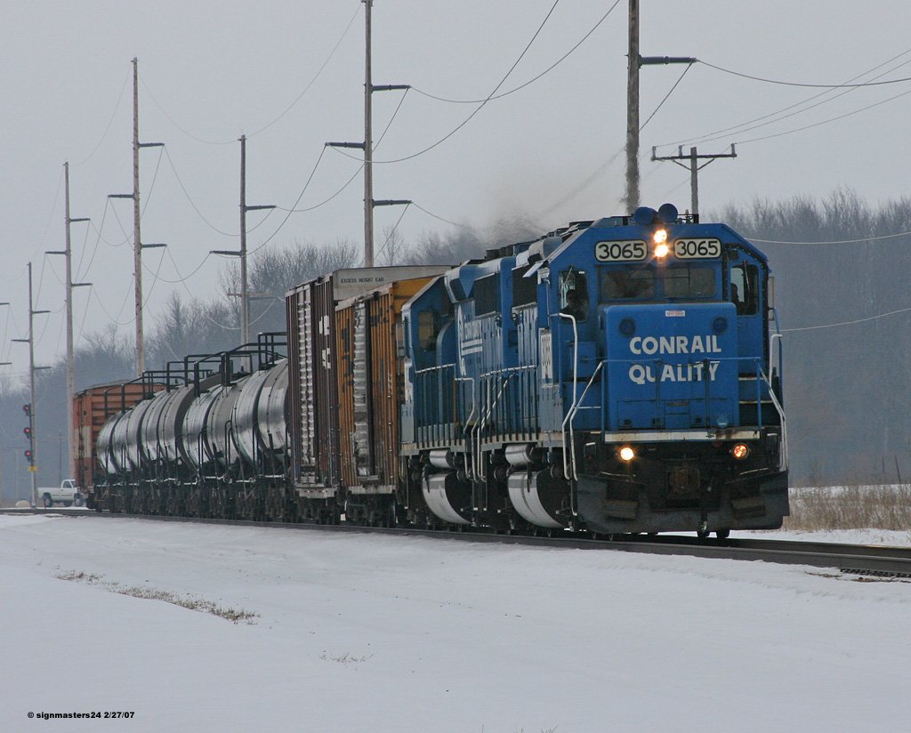 B-1-G rolls through Glenwood, MI on it's way to Dowagaic