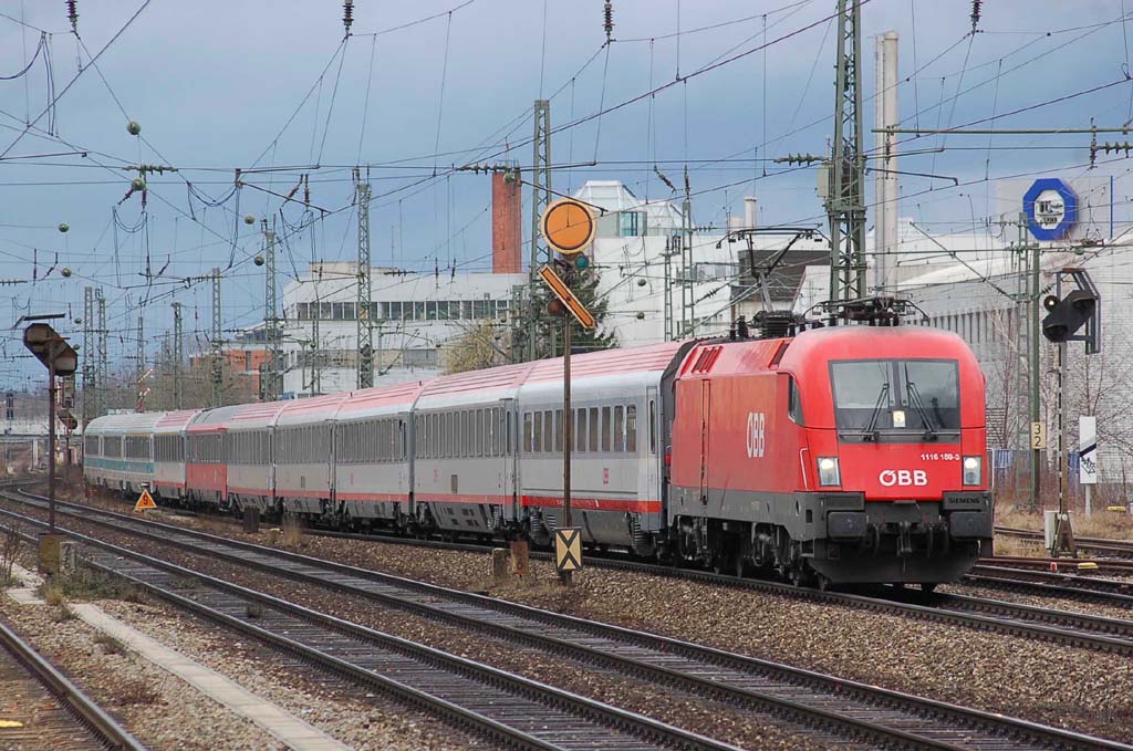 BB 1116 159-3 with Euro City