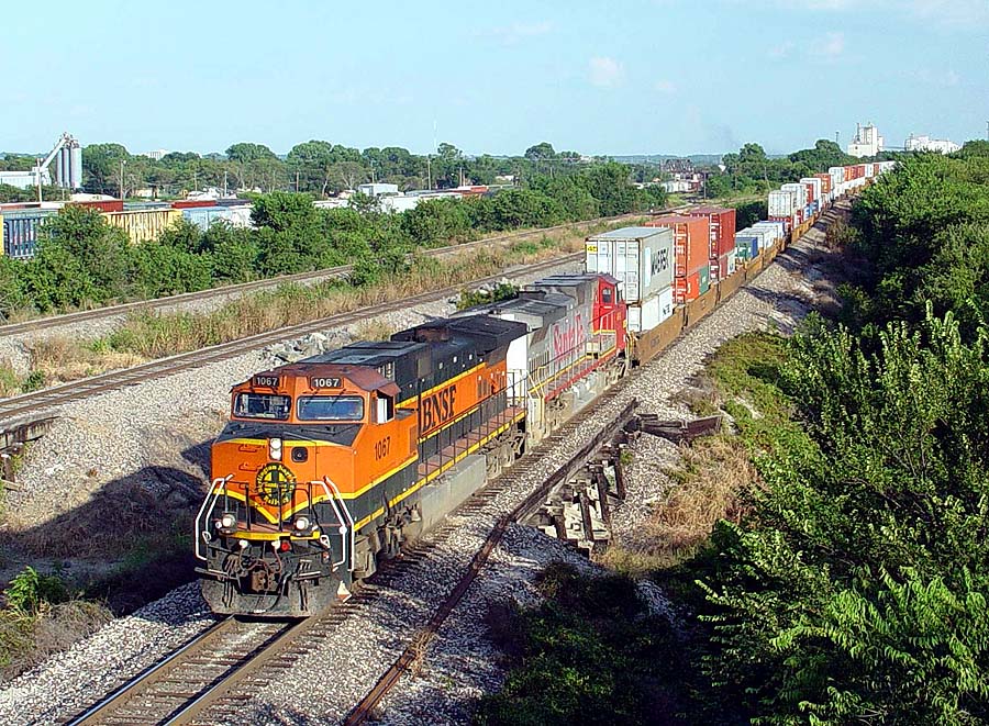 BNSF 1067