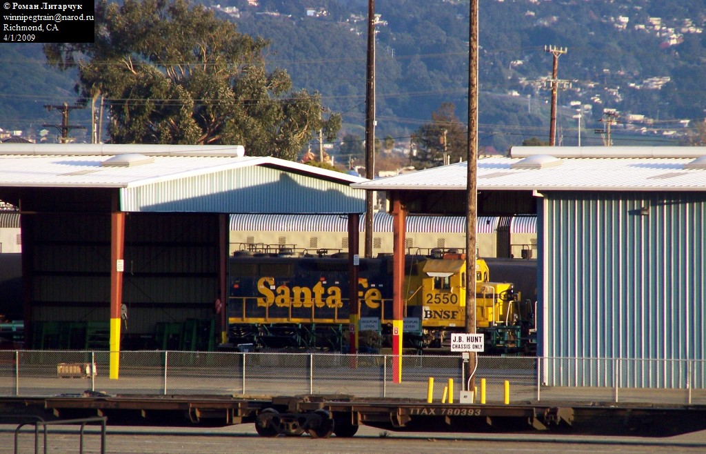 BNSF 2550 (GP35r)